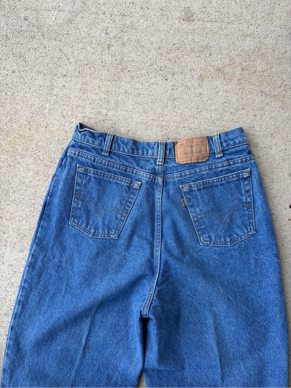 Vintage 80s Levi's Pleated Front Denim Pants High Rise Brown Tab 30x34 - Picture 2 of 10
